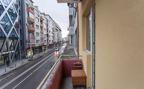 Elegant 2Bdr Apartment With A Balcony